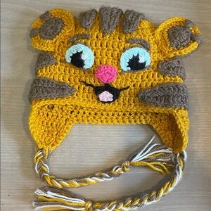 Daniel Tiger style knit cap, O/S child